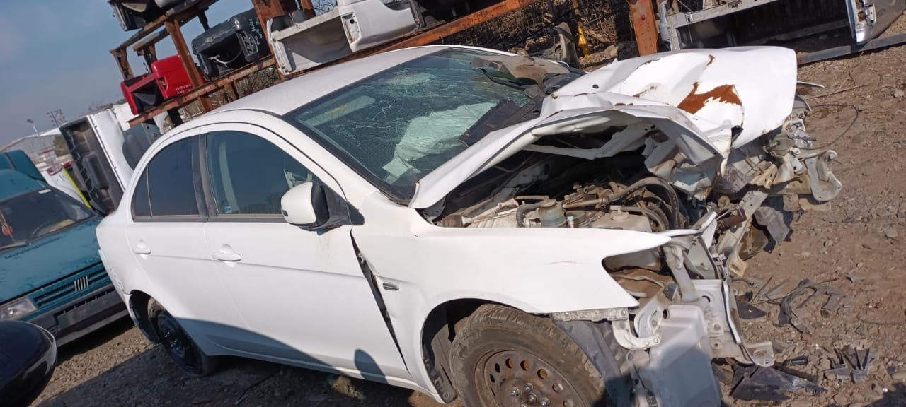  Mitsubishi LANCER  USADO